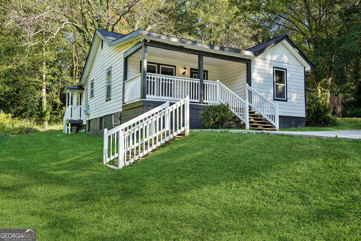 Property Photo: 665 S Eugenia Place NW GA 30318