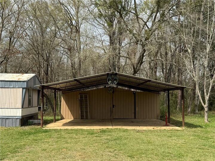 Property Photo: 200 Moffett Lane LA 71065