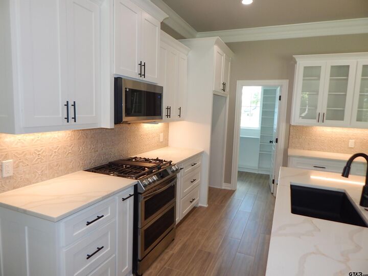 Property Photo: 141 Indian Rock Dr TX 75645
