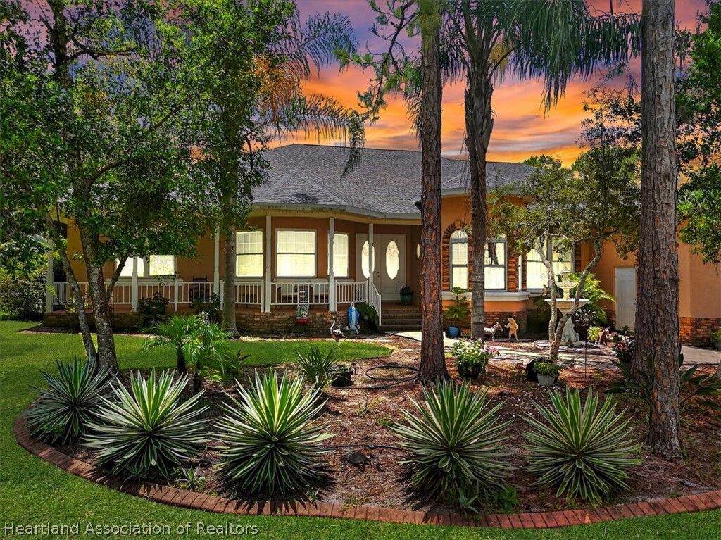 Property Photo:  1727 Stream Avenue  FL 33875 