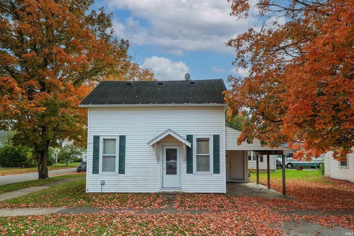 Property Photo: 211 N Calhoun Street IN 46787-1342