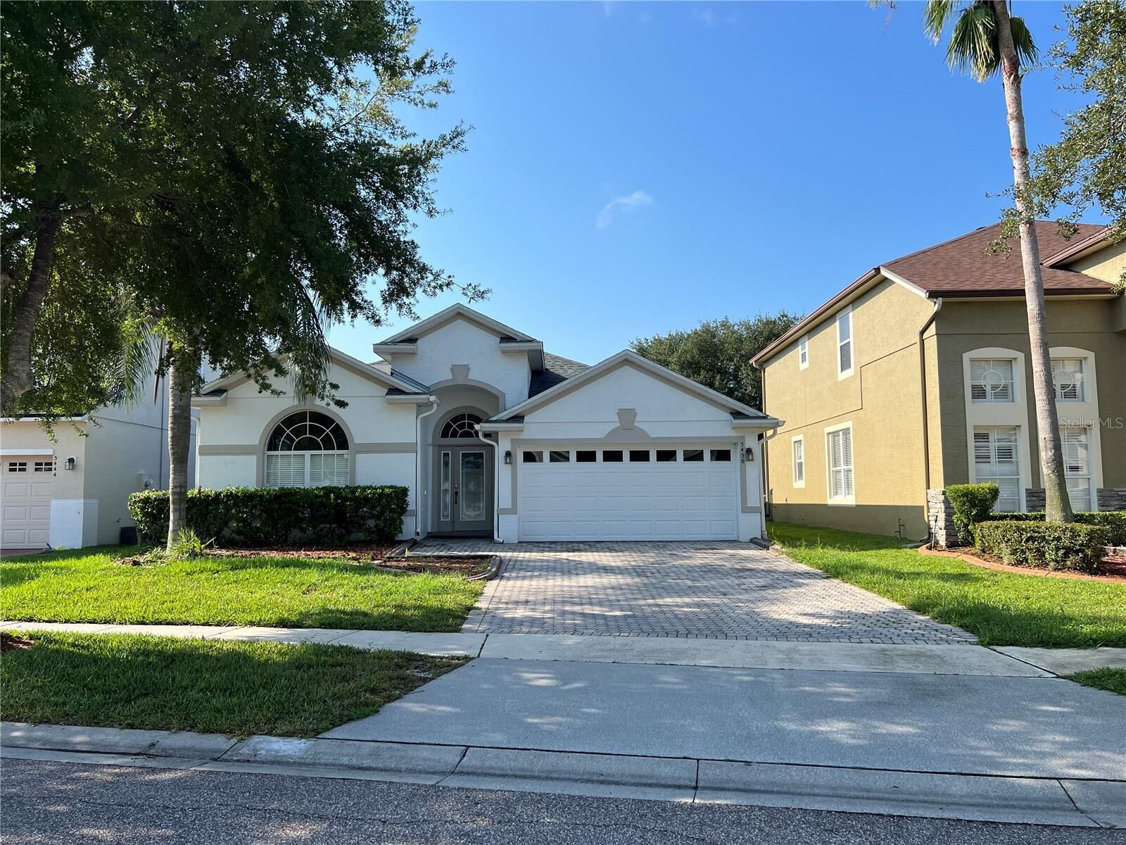 Property Photo: 5450 Los Palma Vista Drive FL 32837