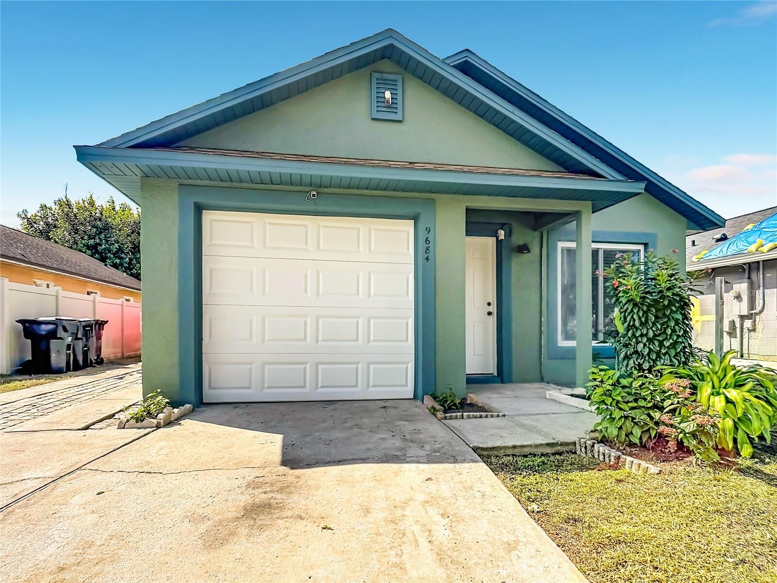 Property Photo:  9684 Hollyhill Drive  FL 32824 