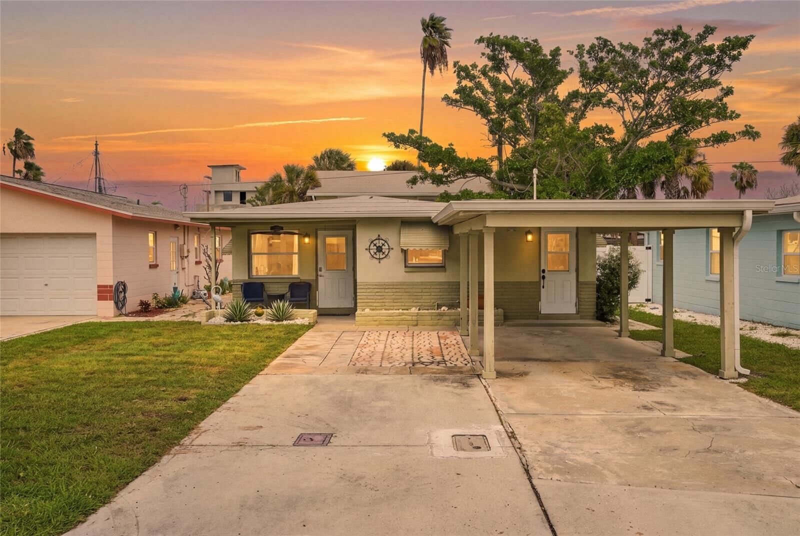Property Photo:  13313 2nd Street E  FL 33708 