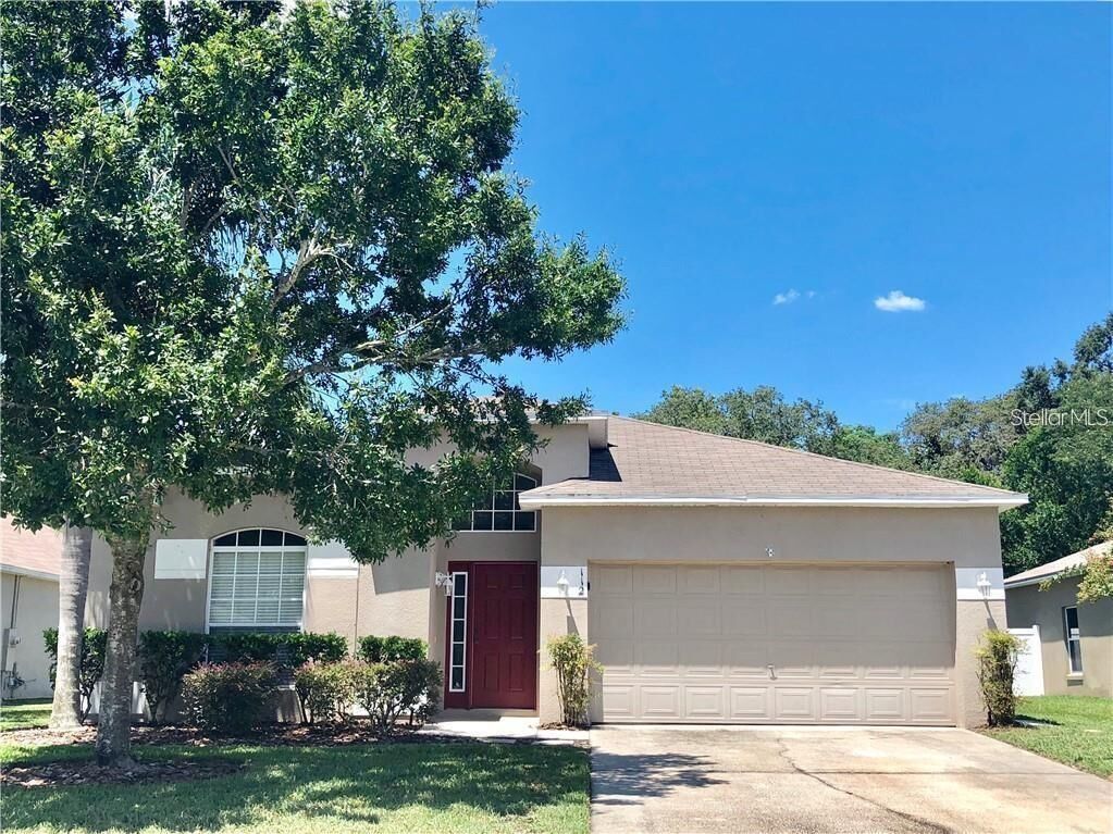 Property Photo: 112 Belgain Way FL 32773