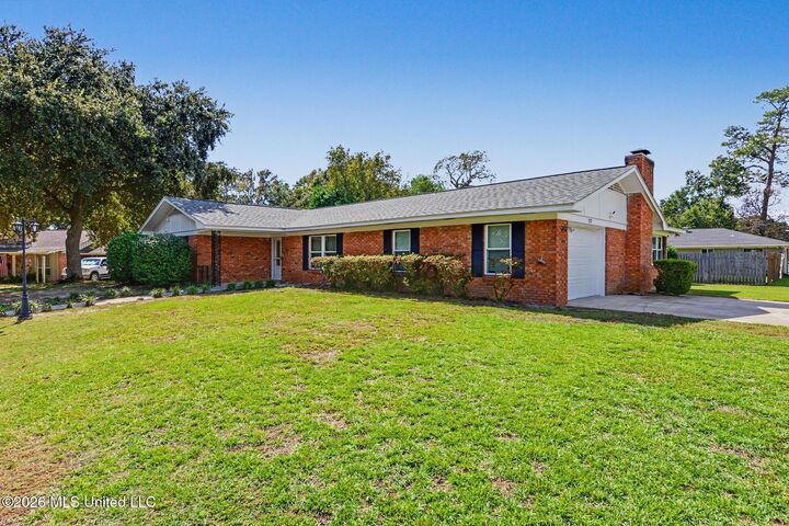 Property Photo:  227 Pinewood Circle  MS 39507 