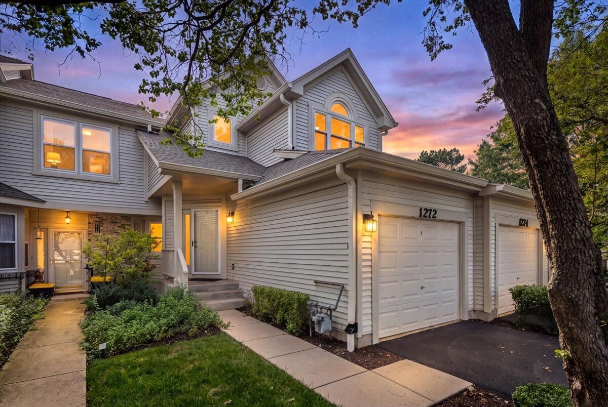 Property Photo:  1272 Tennyson Lane 1272  IL 60540 