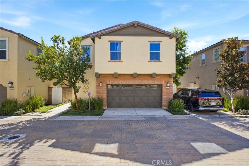 Property Photo:  30425 Village Knoll Drive  CA 92584 