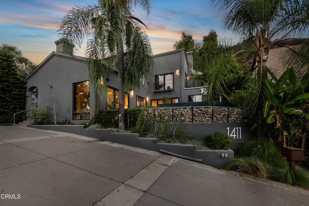 Property Photo: 1411 Edgehill Place CA