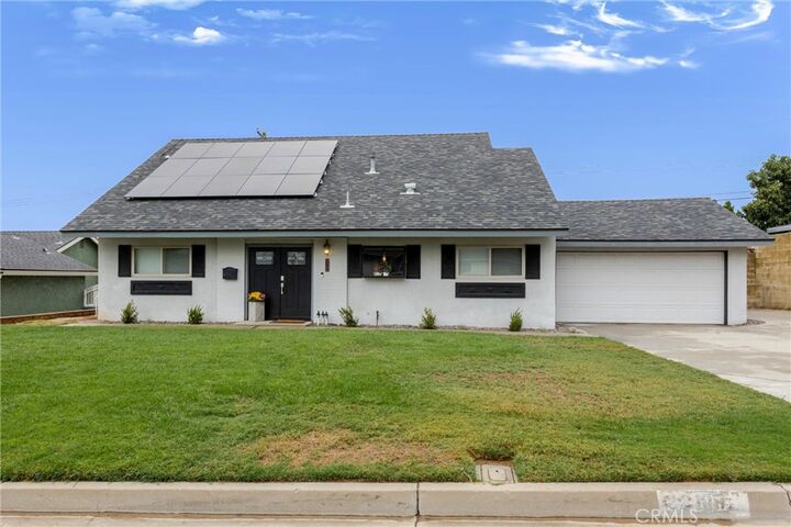 Property Photo:  22596 Thrush  CA 92313 