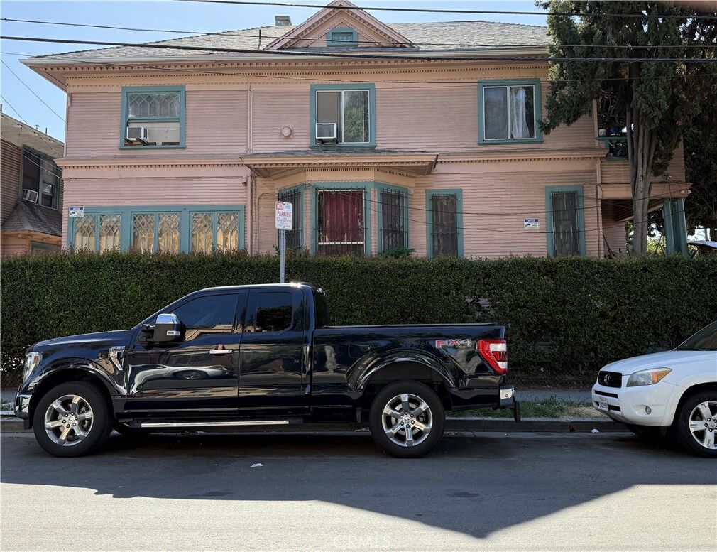 Property Photo: 1867 W 11th CA 90006