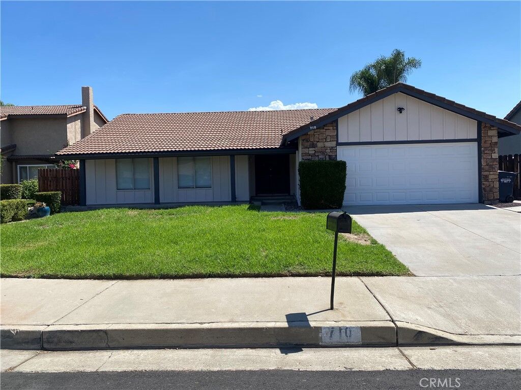 Property Photo:  710 Sandy Court  CA 92374 