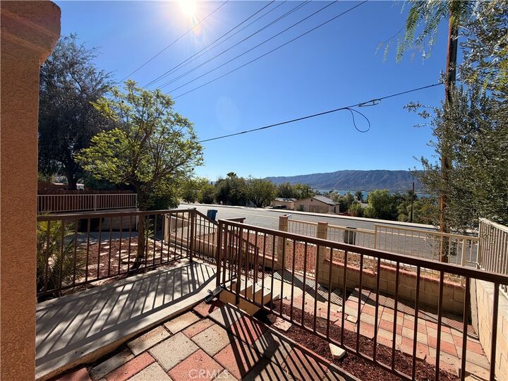 Property Photo:  905 W Sumner A & B  CA 92530 