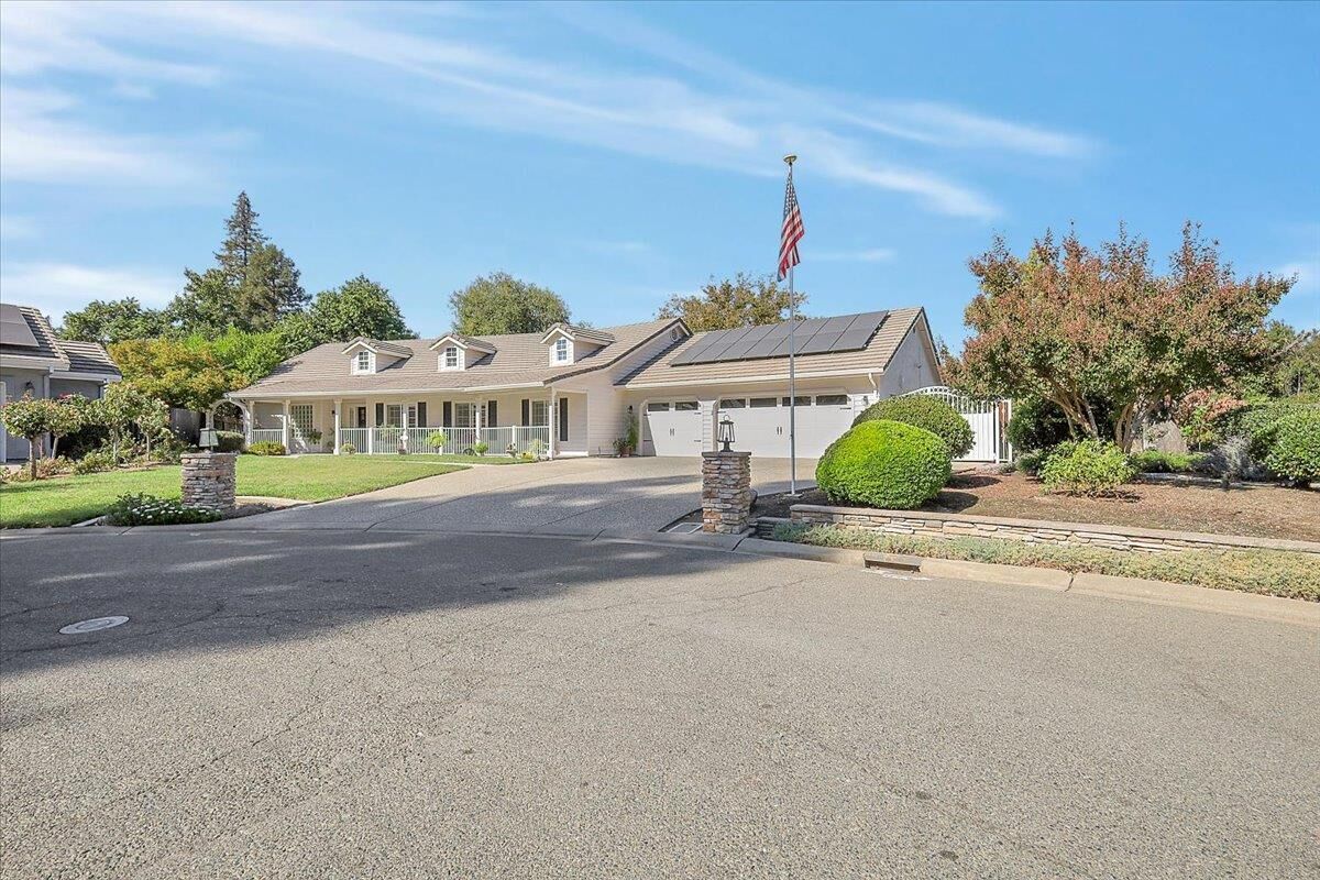 Property Photo: 830 Teal Court CA 95991