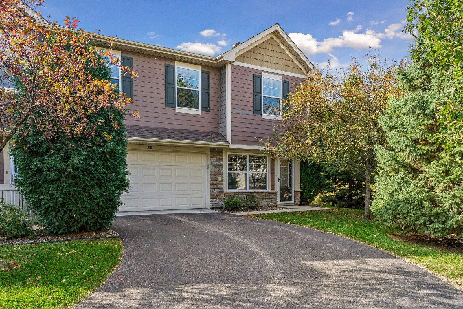 Property Photo: 2117 Cedar Grove Trail MN 55122
