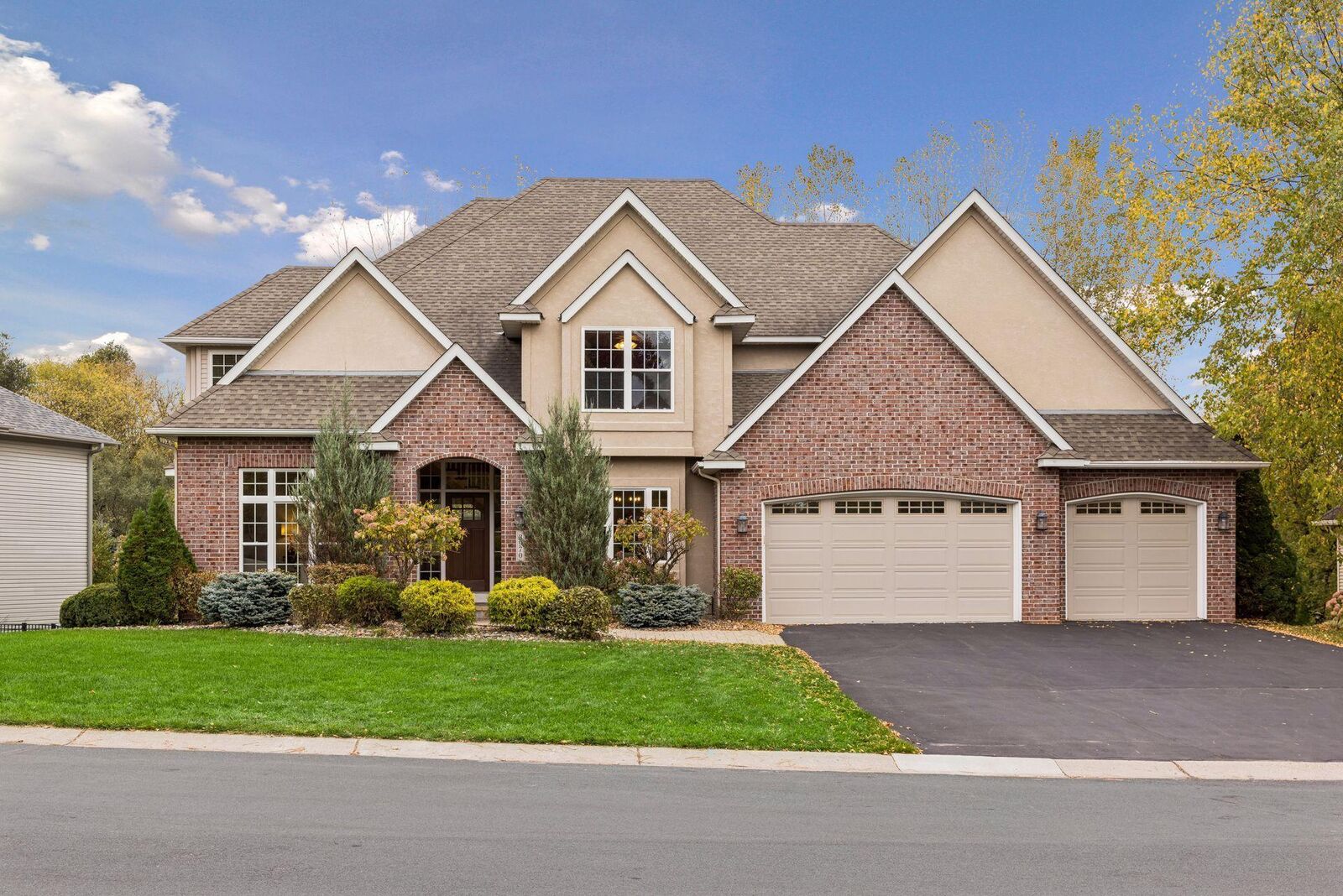 Property Photo: 3970 Thames Avenue MN 55123