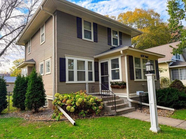 Property Photo:  609 Wall Street  MN 56003 