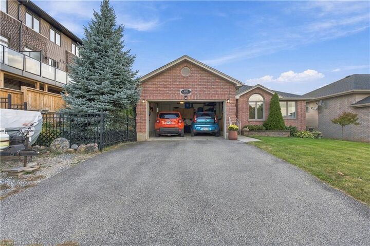 Property Photo:  102 Court Drive  ON N3L 4G7 