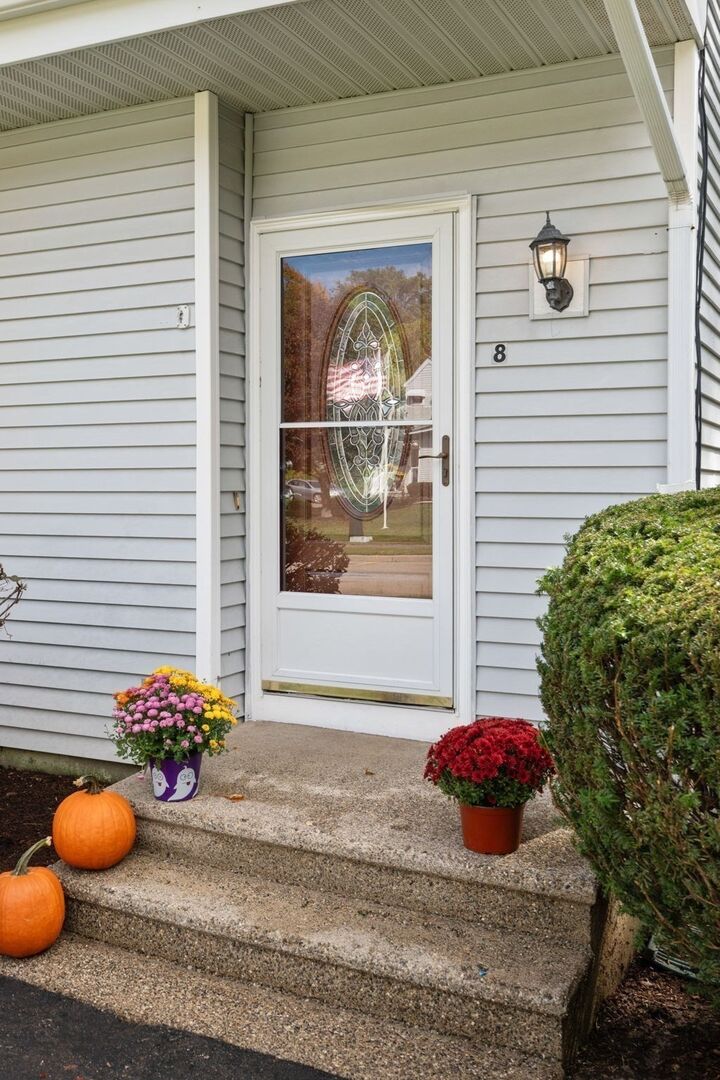 Property Photo:  8 Lauren Drive 8  MA 02370 