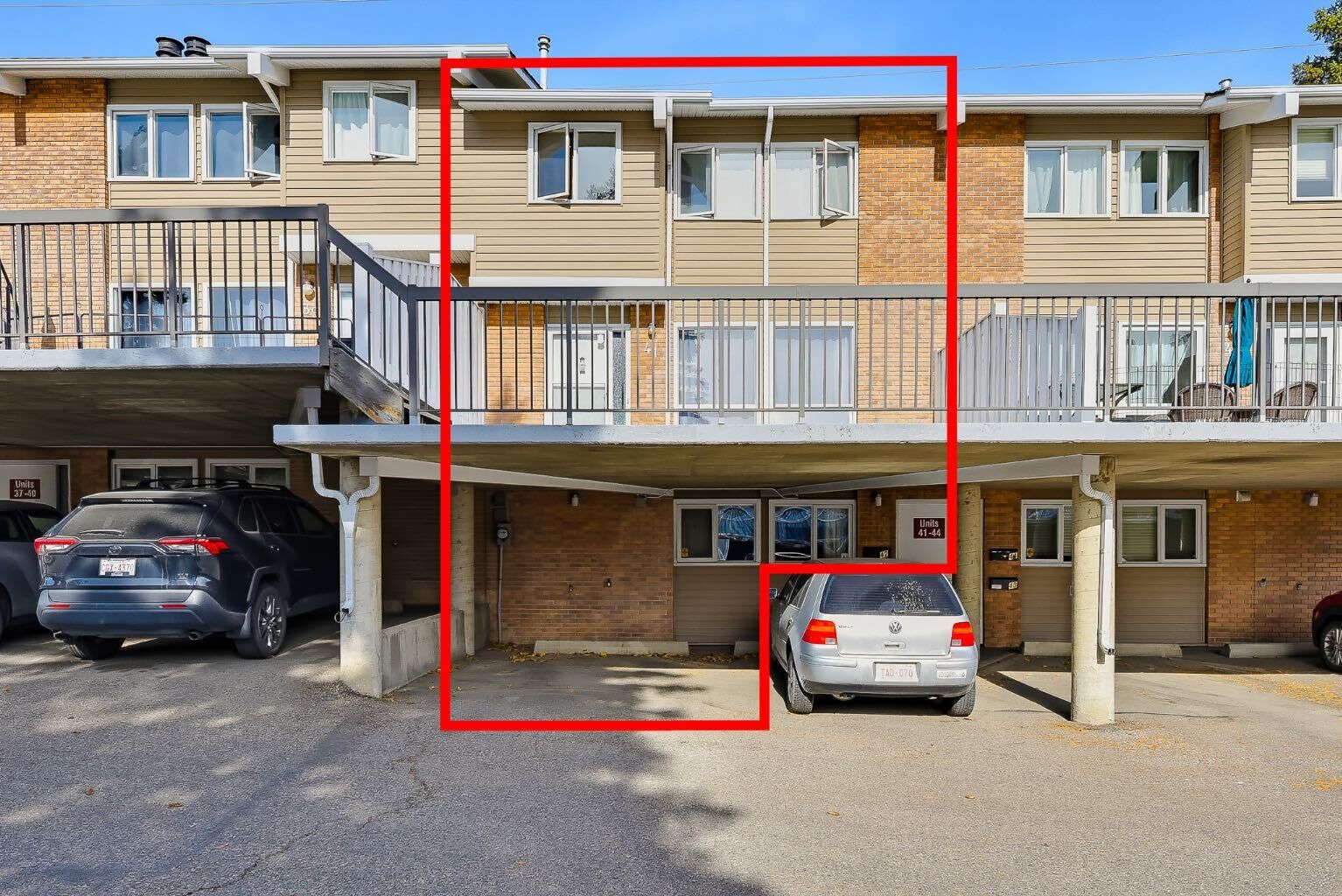 Property Photo:  116 Silver Crest Drive NW 41  AB T3B 4N9 