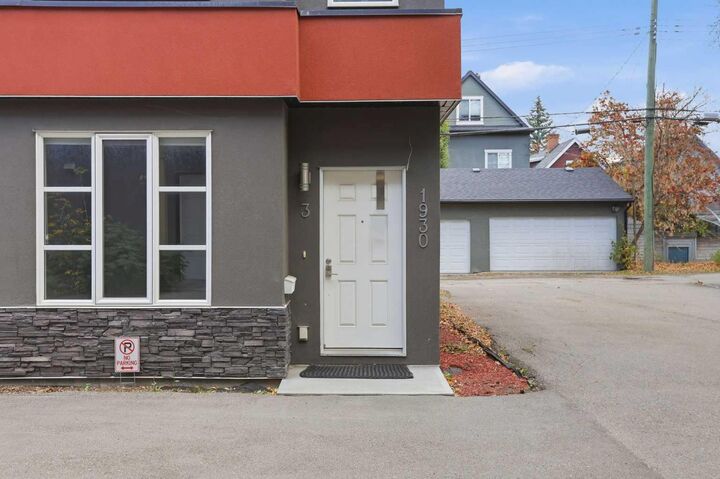 Property Photo:  1930 26A Street SW 3  AB T3E 2B7 