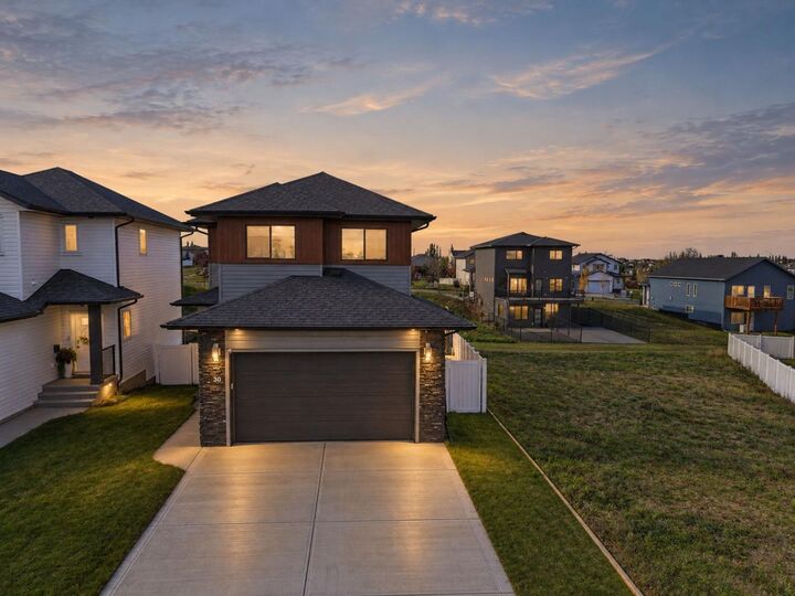 Property Photo:  30 Palmer Circle  AB T4M 0N7 