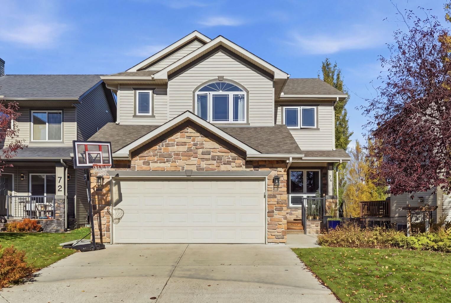 Property Photo:  76 Crystal Green Drive  AB T1S 2N7 