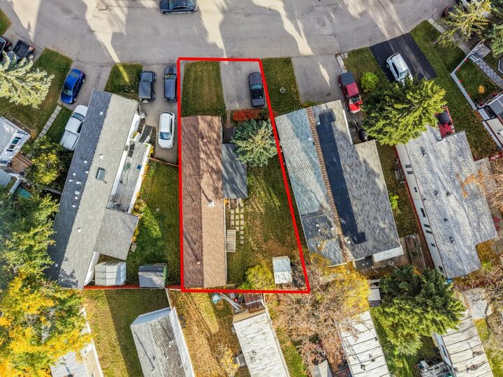 Property Photo:  6724 17 Avenue SE 40  AB T2A 0W5 