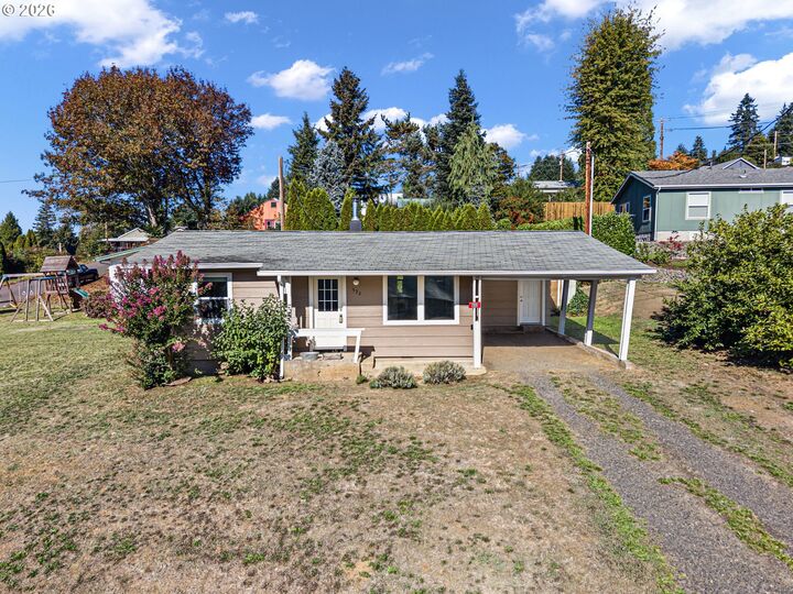 Property Photo:  532 2nd St  OR 97436 