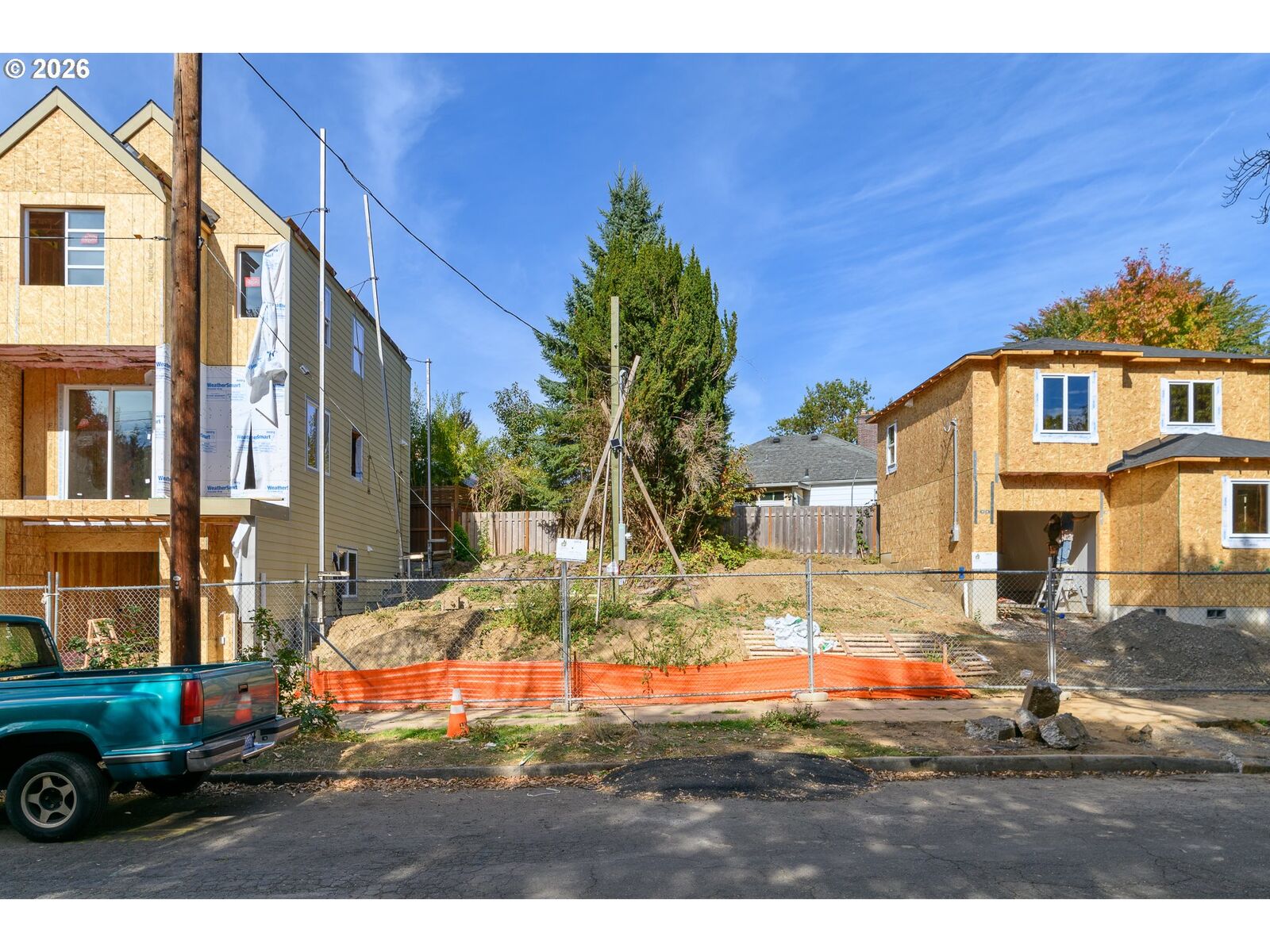 Property Photo:  SE Waverleigh Blvd  OR 97202 