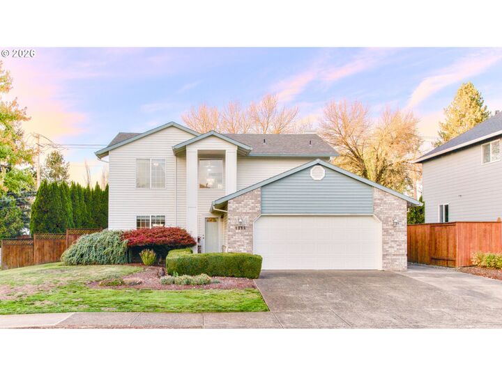 Property Photo:  1315 NE Zachary St  OR 97124 