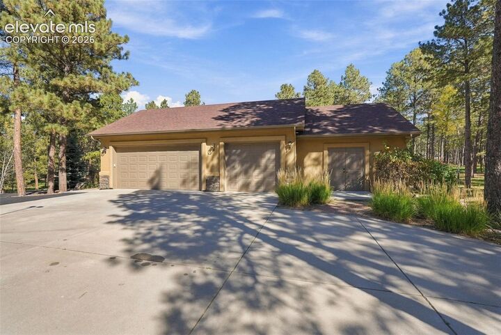 Property Photo:  18825 Pagentry Place  CO 80132 