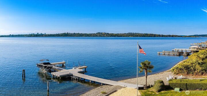 Property Photo:  3263  Evergreen Point Road  WA 98039 