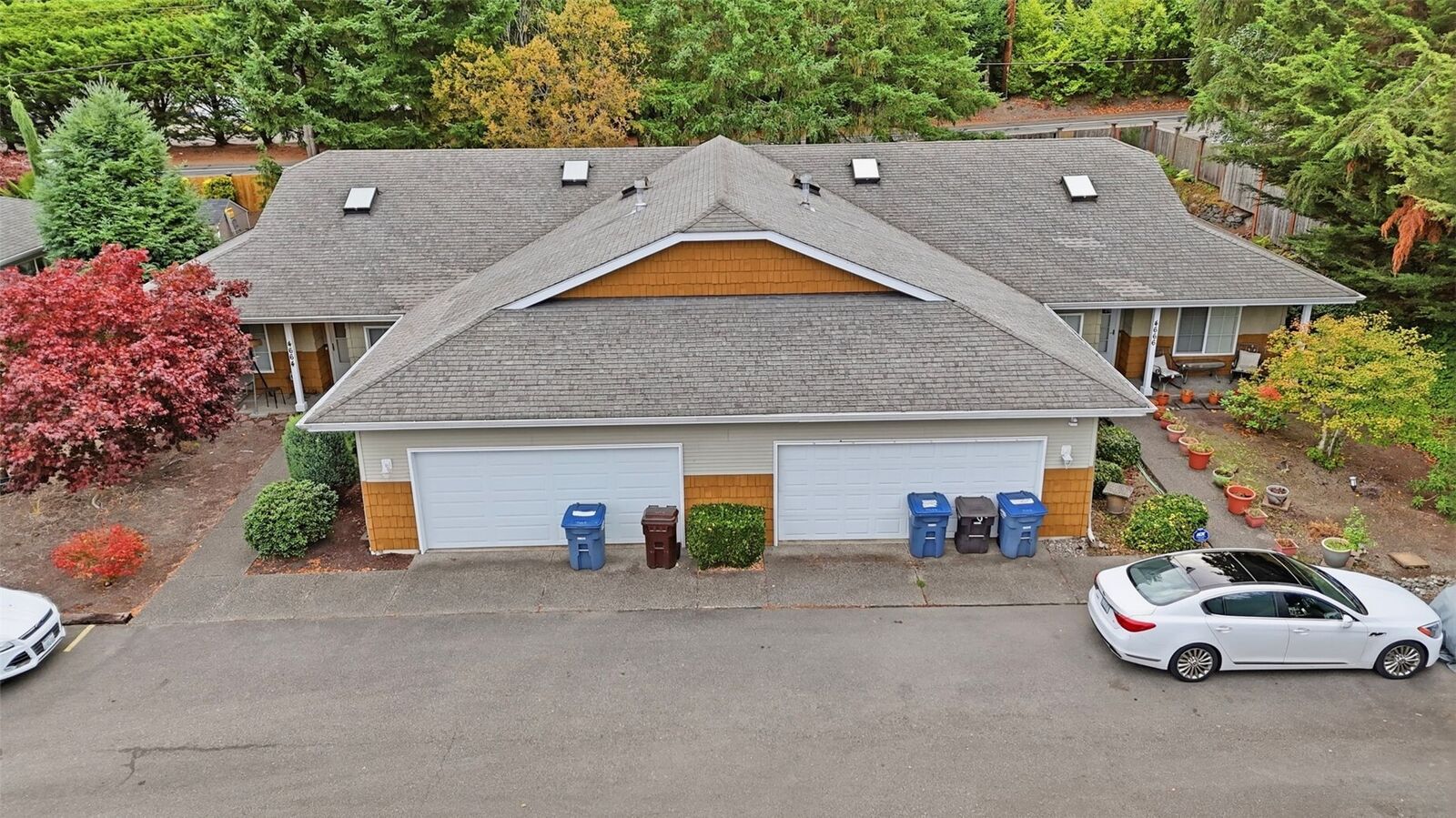 Property Photo: 4664 -4666 67th Avenue Ct W WA 98466