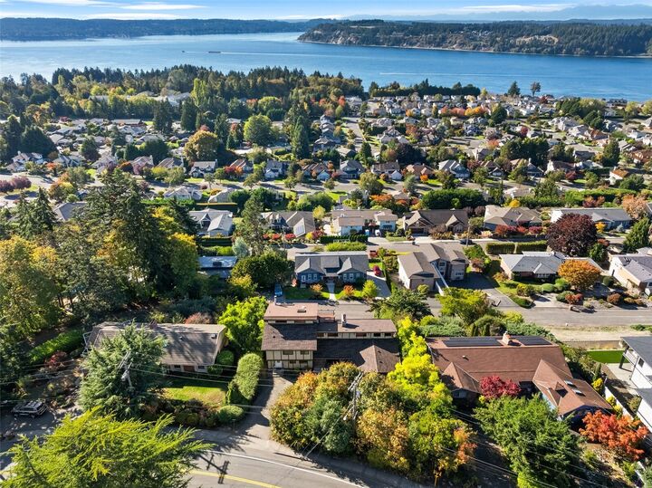 Property Photo:  7609  6th Ave  WA 98406 