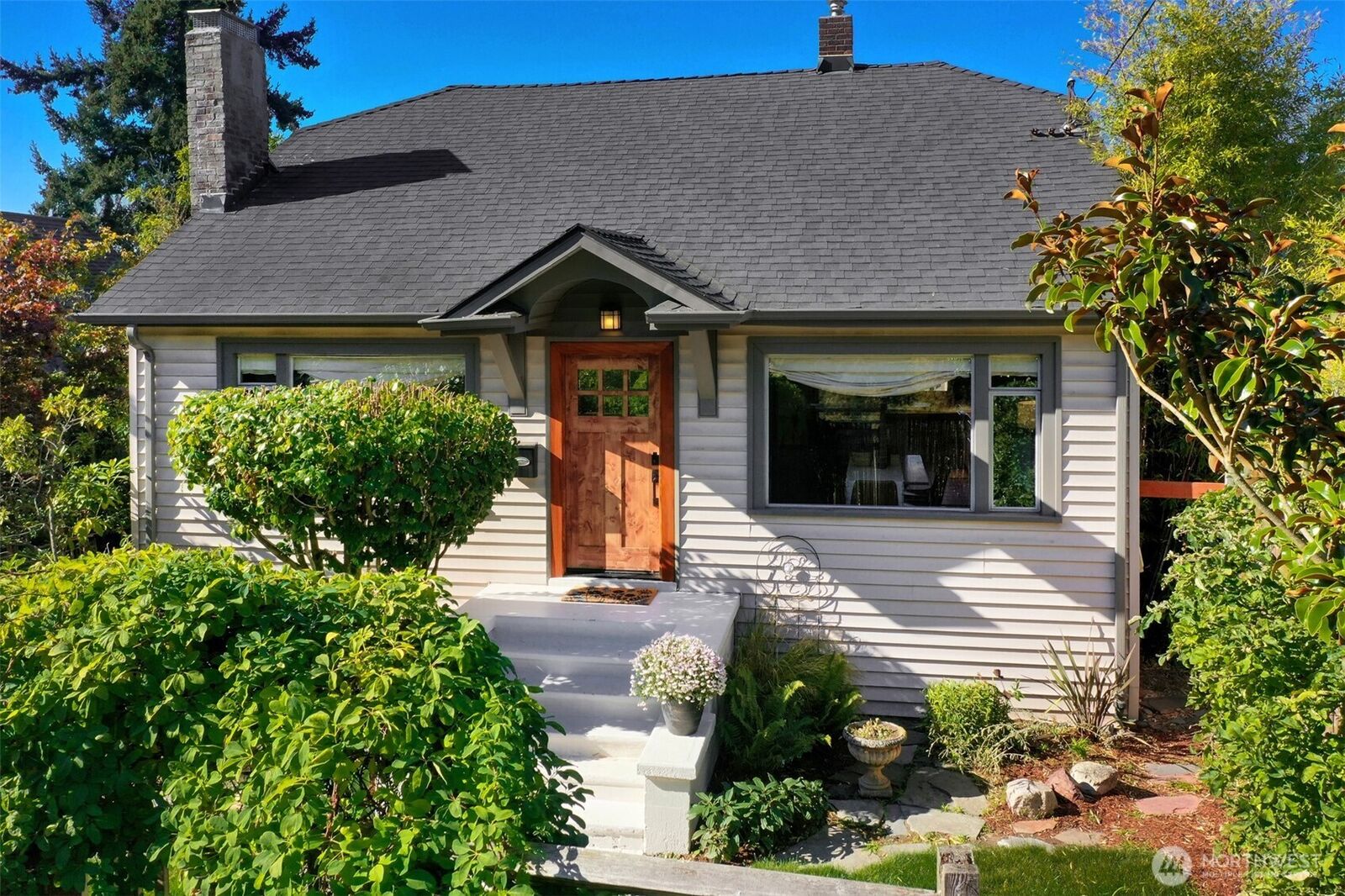 Property Photo: 5807 3rd Avenue NW WA 98107