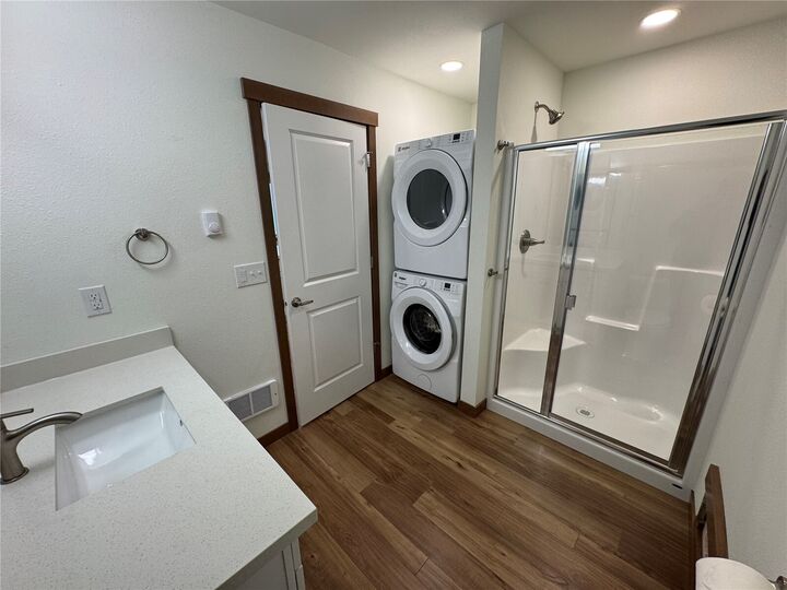 Property Photo: 30 Milwaukee Lane 1B WA 98068