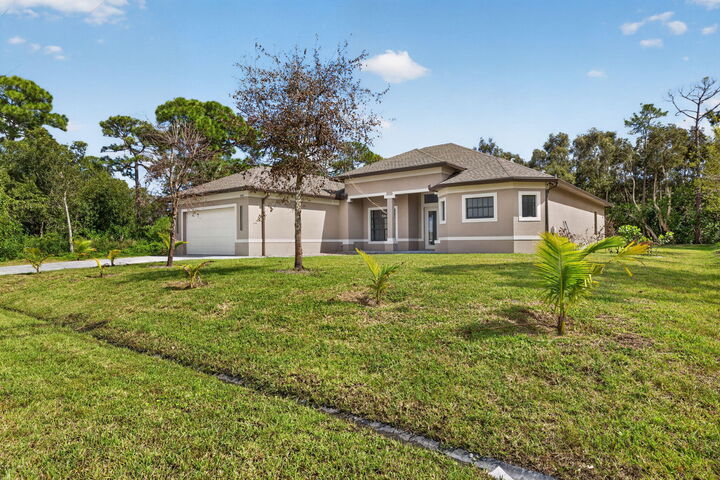 Property Photo: 2043 SW Brevity Terrace FL 34953