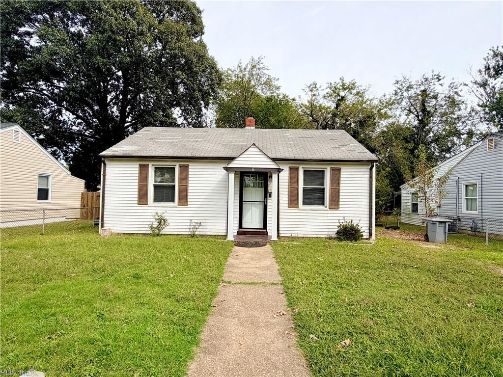 Property Photo:  6 Crestwood Cir  VA 23669 