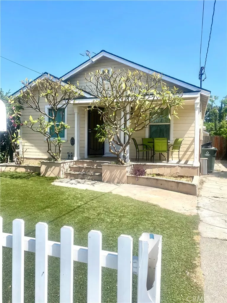 Property Photo:  940 Cypress  CA 92870 
