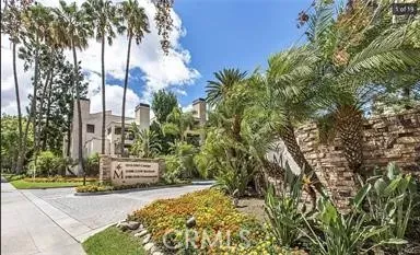 Property Photo: 21450 Burbank 219 CA 91367