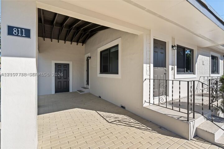 Property Photo:  811 NW 115th St  FL 33168 
