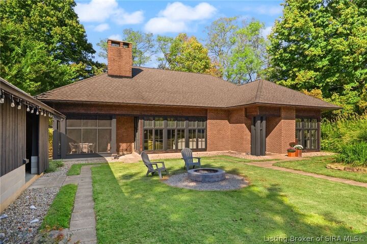 Property Photo:  700 E Walnut Street  IN 47112 