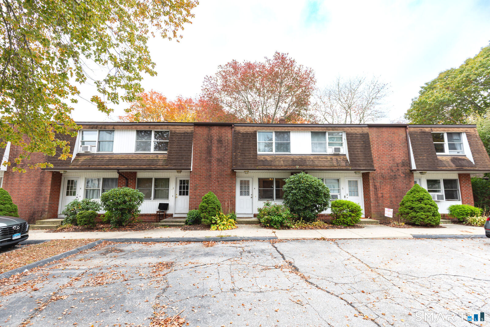 Property Photo:  33 Russell Street 4  CT 06351 