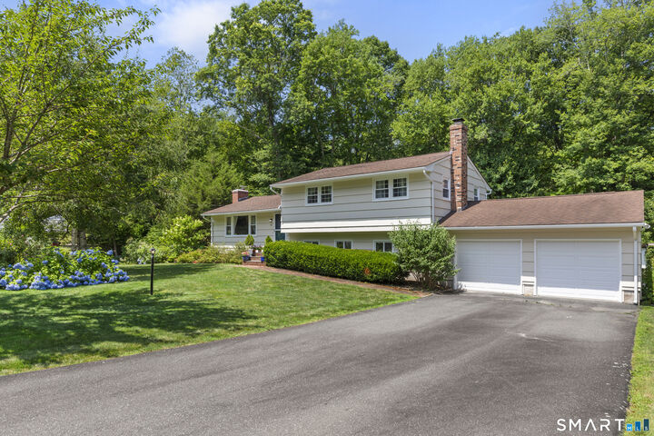 Property Photo:  16 Tamarac Drive  CT 06443 