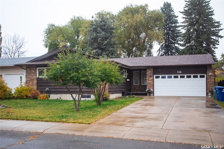 Property Photo:  114 Willoughby Crescent  SK S7H 4W7 