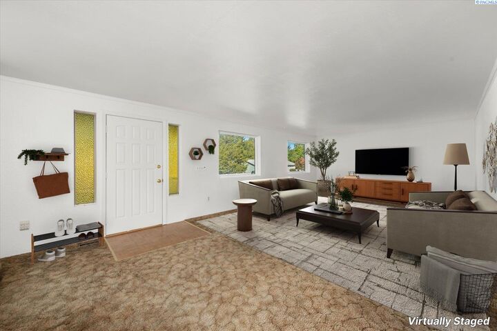 Property Photo:  5401 Fern Loop  WA 99353 