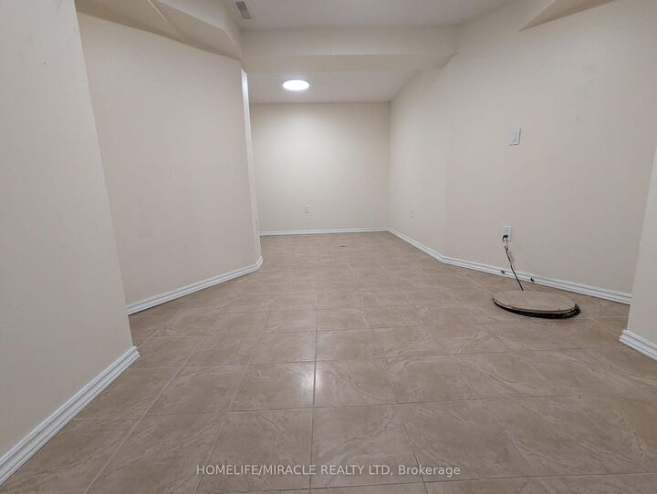 Property Photo:  5118 Cree Lane  ON L4Z 3B4 