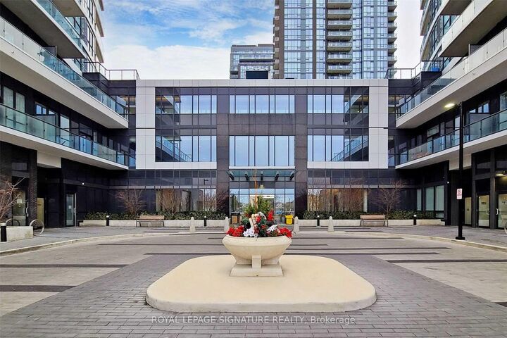 Property Photo: 35 Watergarden Drive 1012 ON L5R 0G8