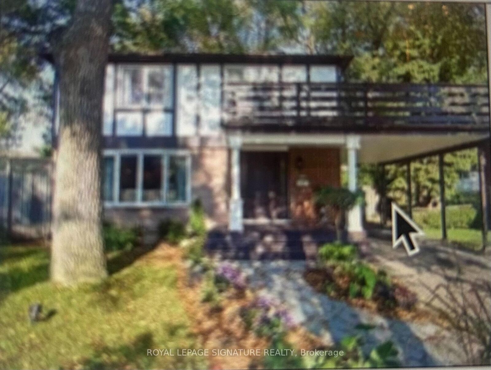 Property Photo:  54 Bourneville Drive  ON M1E 1C5 